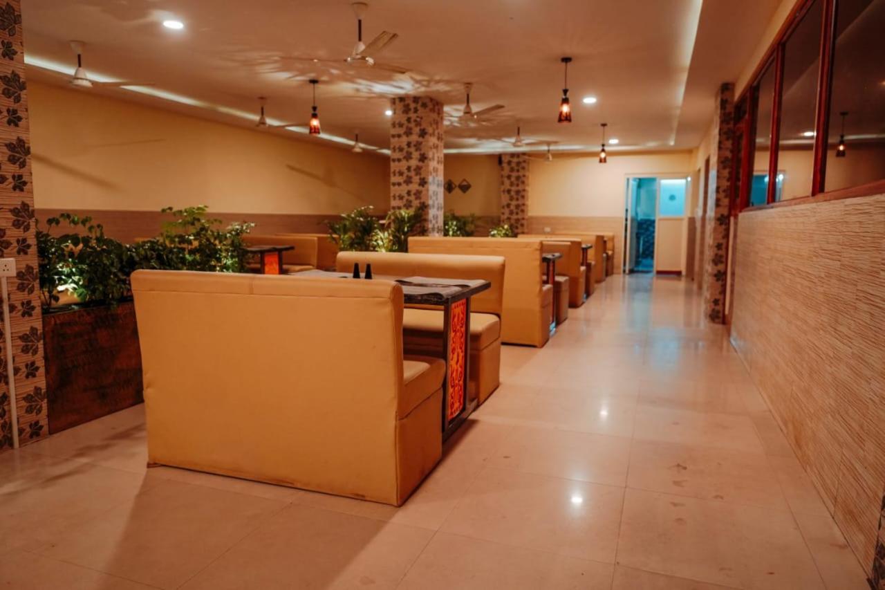 Hotel Lumiere Alappuzha Dış mekan fotoğraf