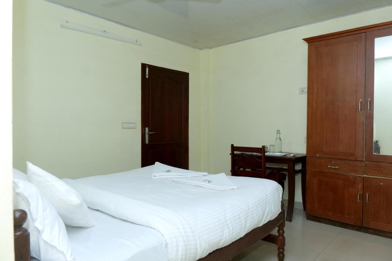 Hotel Lumiere Alappuzha Dış mekan fotoğraf